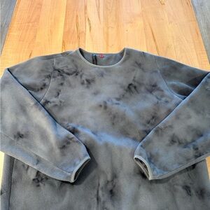 lululemon athletica Men's Black and Gray Crewneck Sweater